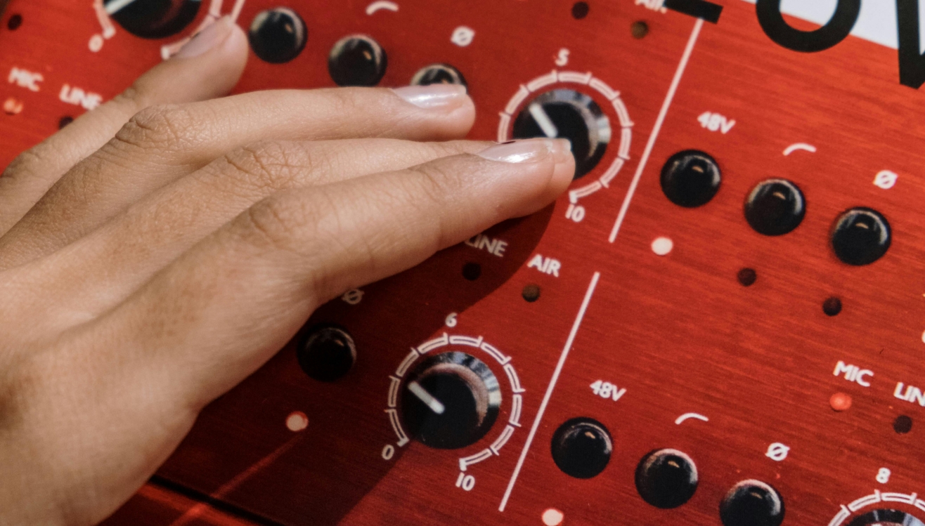 A Comprehensive Guide to Music Mixing for Beginners
