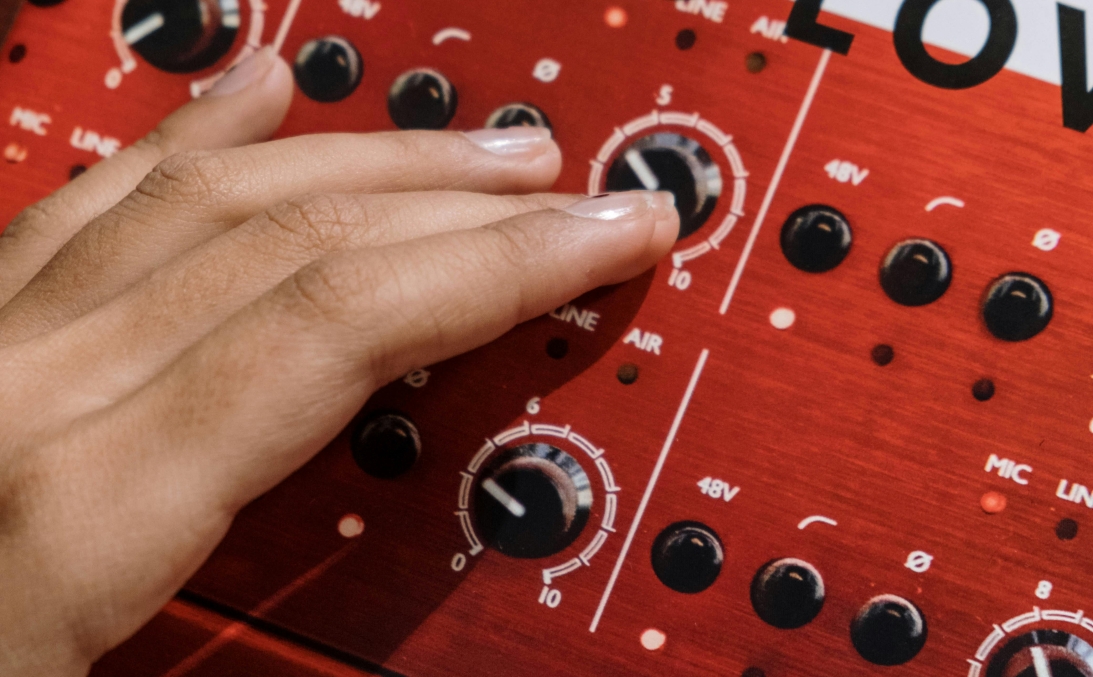 A Comprehensive Guide to Music Mixing for Beginners